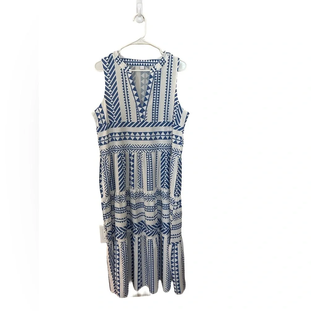 NWOT Beautiful Tiered Max Dress Blue and White Size Large - Picture 2 of 6